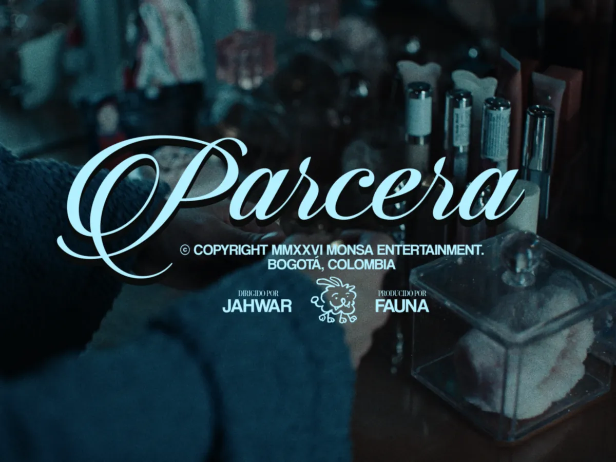 Fotograma a color del videoclip Parcera